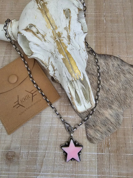 DONOVAN SKEETS PINK CONCH SHELL STAR LARIAT NECKLACE