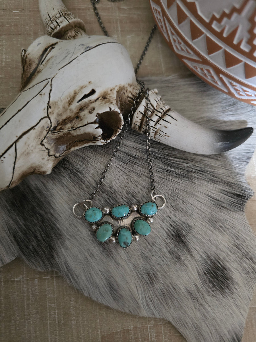 MAXINE RAMIREZ KINGMAN TURQUOISE LITTLE CLUSTER NECKLACE – Kittie