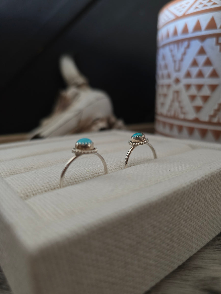 ESTHER WHITE PETITE TWISTED WIRE TURQUOISE RING – Kittie K Ranch