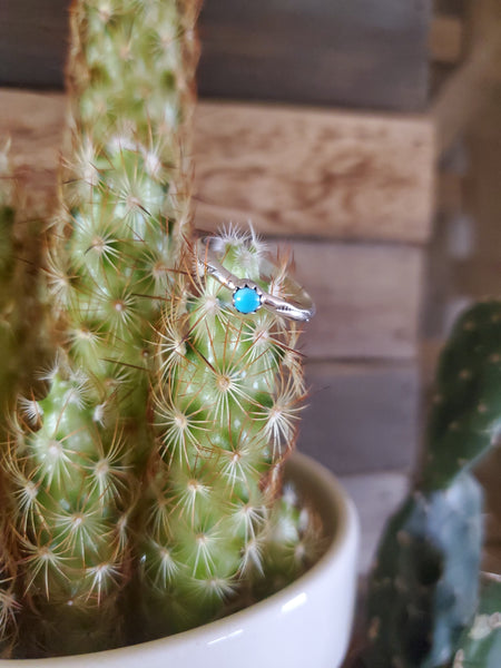 IDA MCCRAE TINY DOT TURQUOISE RING