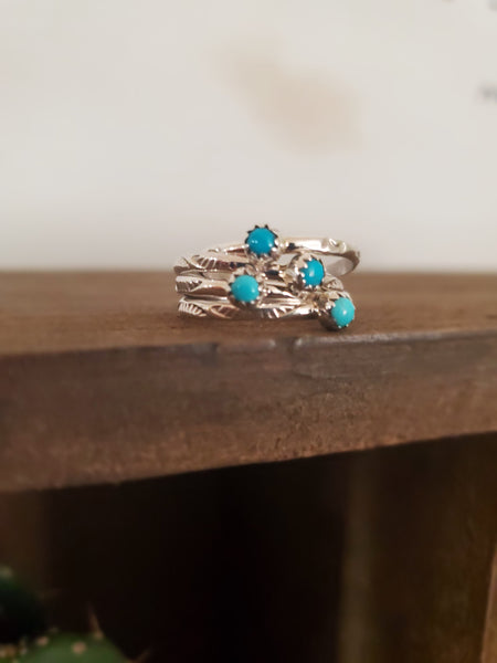 IDA MCCRAE TINY DOT TURQUOISE RING