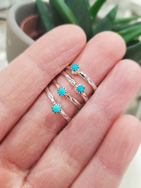 IDA MCCRAE TINY DOT TURQUOISE RING
