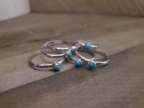 IDA MCCRAE TINY DOT TURQUOISE RING