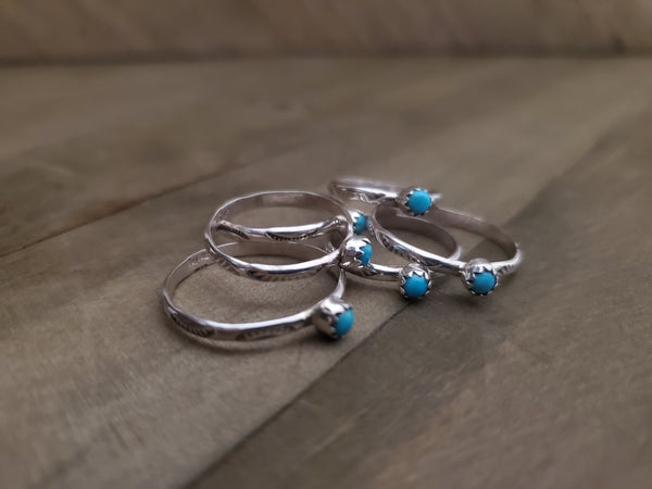 IDA MCCRAE TINY DOT TURQUOISE RING