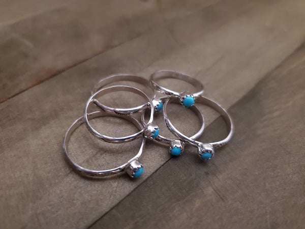 IDA MCCRAE TINY DOT TURQUOISE RING