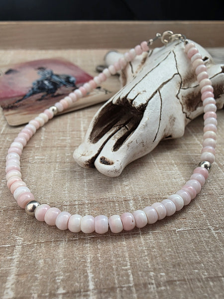 GERALD BENALLY PINK CONCH SHELL AND STERLING SILVER BEADED BRACELET