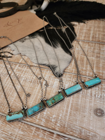 THE LITTLE TURQUOISE BAR NECKLACE