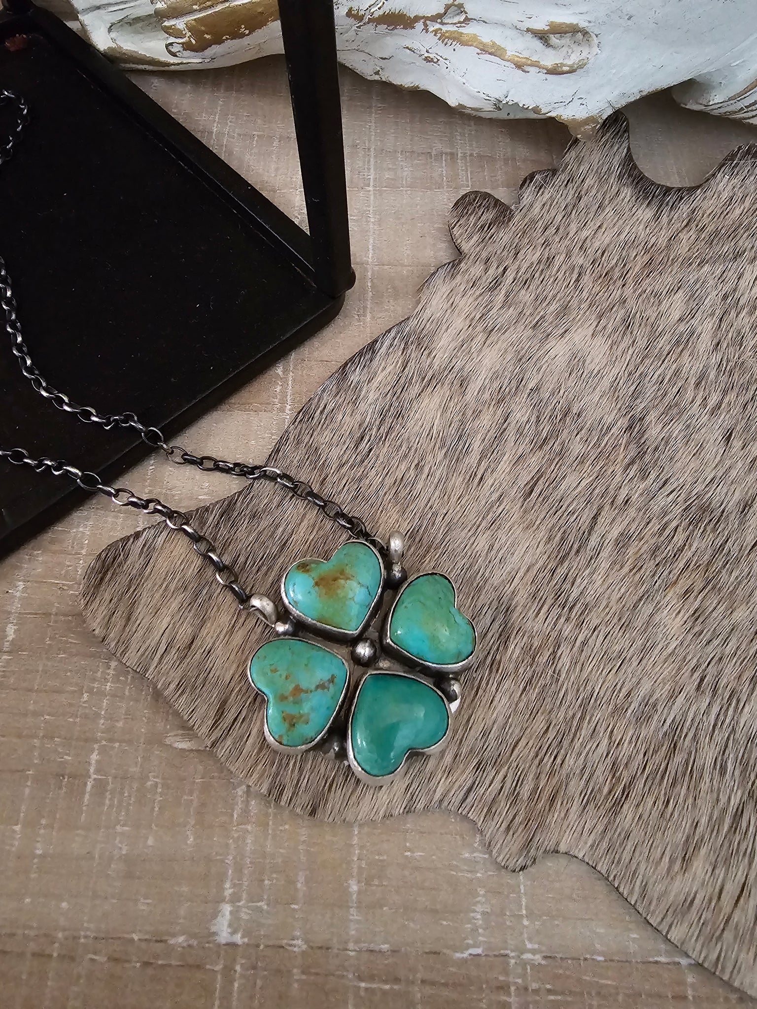 DONOVAN SKEETS KINGMAN TURQUOISE FOUR LEAF CLOVER NECKLACE