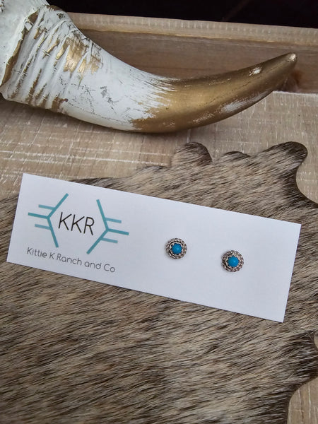 LITTLE TWISTED WIRE AND TURQUOISE STUD