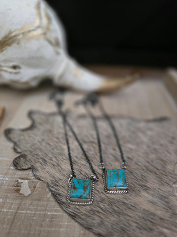 THE LITTLE TURQUOISE SQUARE NECKLACE