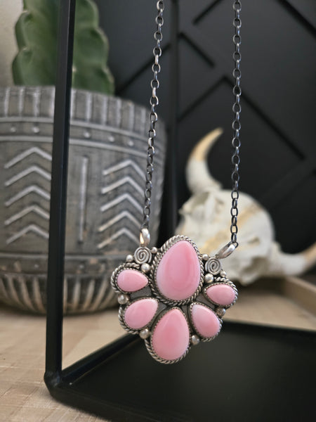 MAXINE RAMIREZ PINK CONCH CLUSTER NECKLACE