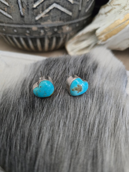 ELOUISE KEE TURQUOISE HEART STUD EARRINGS