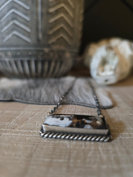 THE AUGUSTINE LARGO WHITE BUFFALO AND BRONZE LARGE BAR NECKLACE