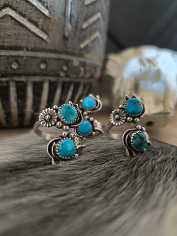 IDA McCRAE TWO TURQUOISE STONE ADJUSTABLE RING