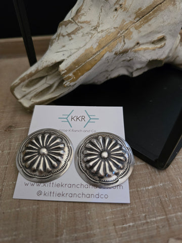 ARLENE SOCE LARGE SILVER CONCHO STUDS