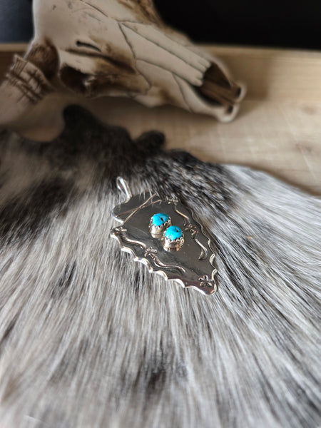 PAULINE NELSON ARROWHEAD TURQUOISE NUGGET PENDANT