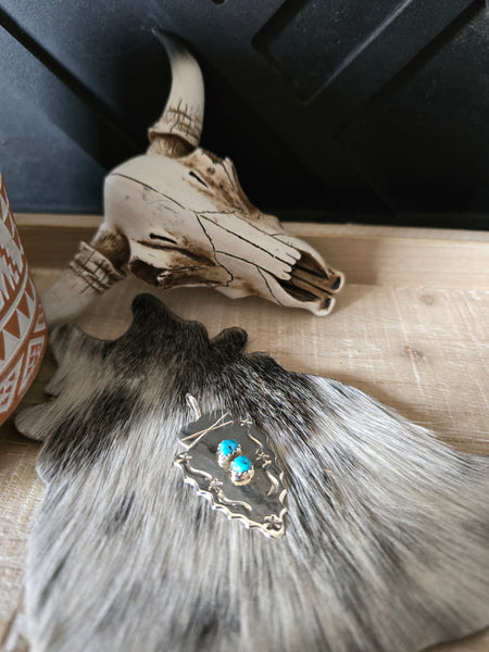 PAULINE NELSON ARROWHEAD TURQUOISE NUGGET PENDANT