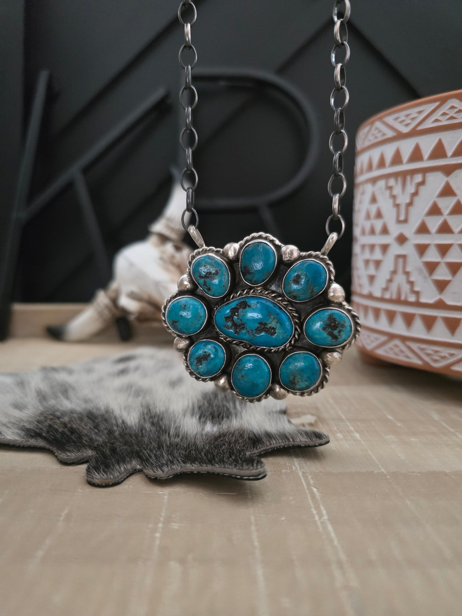 AUGUSTINE LARGO KINGMAN TURQUOISE CLUSTER NECKLACE