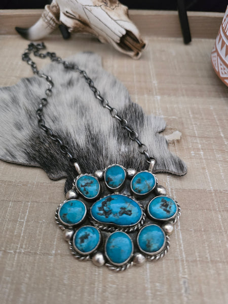 AUGUSTINE LARGO KINGMAN TURQUOISE CLUSTER NECKLACE