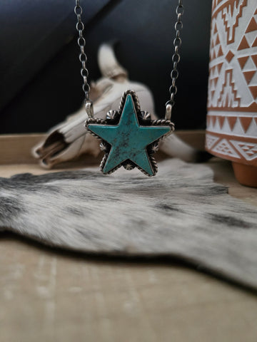 DONOVAN SKEETS KINGMAN TURQUOISE LITTLE STAR NECKLACE