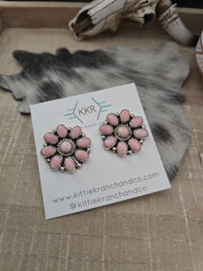 THE MAXINE REMIREZ BROWN PINK CONCH SHELL CLUSTER STUDS