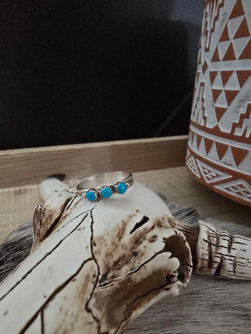 GENEVIEVE SHERMAN THREE DOT TURQUOISE RING