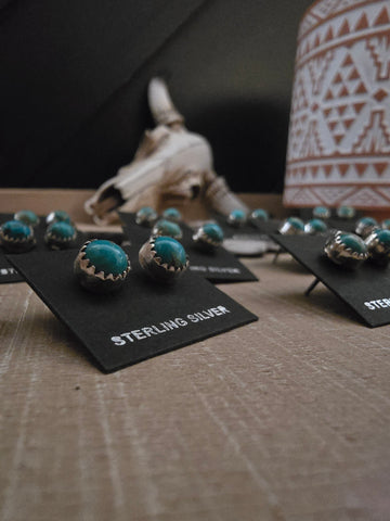 THE LITTLE TURQUOISE STUDS