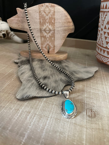 PEGGY SKEETS KINGMAN TURQUOISE PENDANT