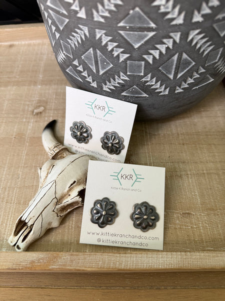 DALE MORGAN CONCHO FLOWER STUDS