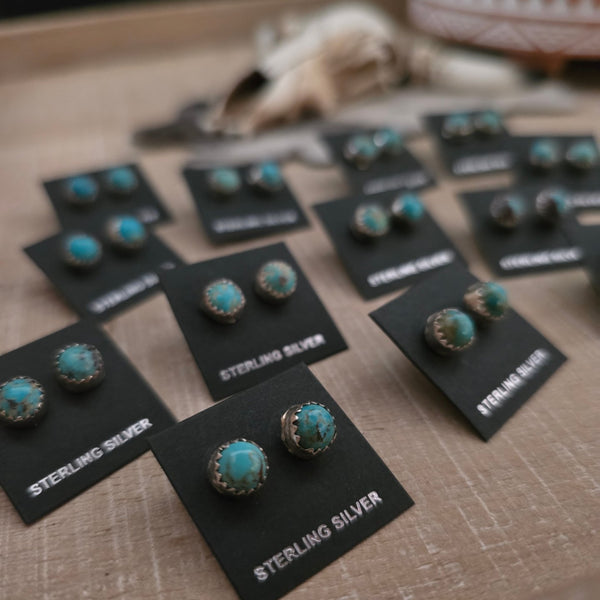 THE LITTLE TURQUOISE STUDS