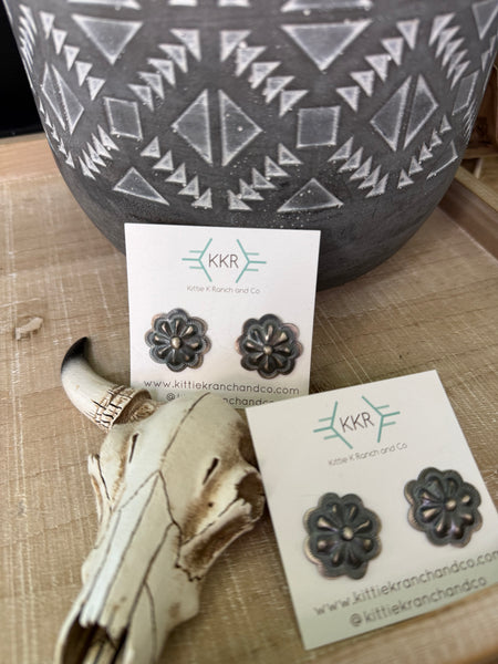 DALE MORGAN CONCHO FLOWER STUDS