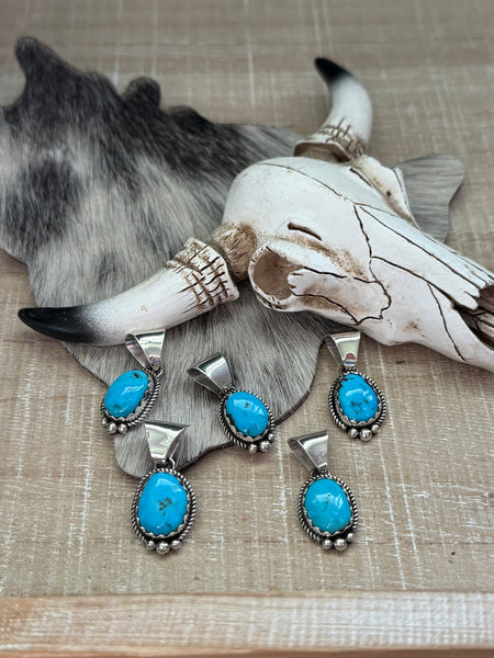ALICE JOHNSON PUNCHY TURQUOISE PENDANT