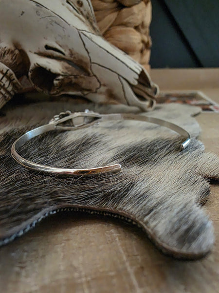 JEANETTE YAZZIE LEAF BRACELET WITH LITTLE TURQUOISE NUGGET