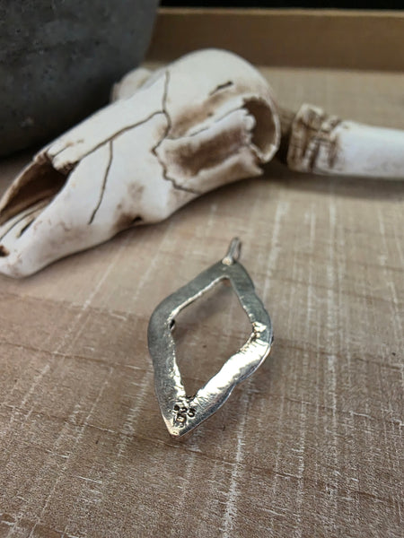 BERNICE NELSON TURQUOISE STONES PENDANT