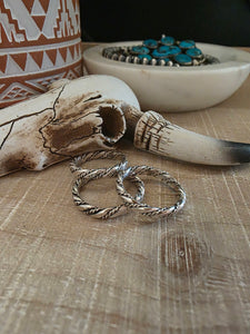 VERNA TAHE PUNCHY SILVER TWISTED WIRE RING