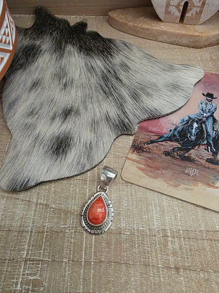 PEGGY SKEETS SPINY OYSTER PENDANT