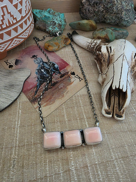 DONOVAN SKEETS THREE SQUARE STONE PINK CONCH SHELL BAR NECKLACE