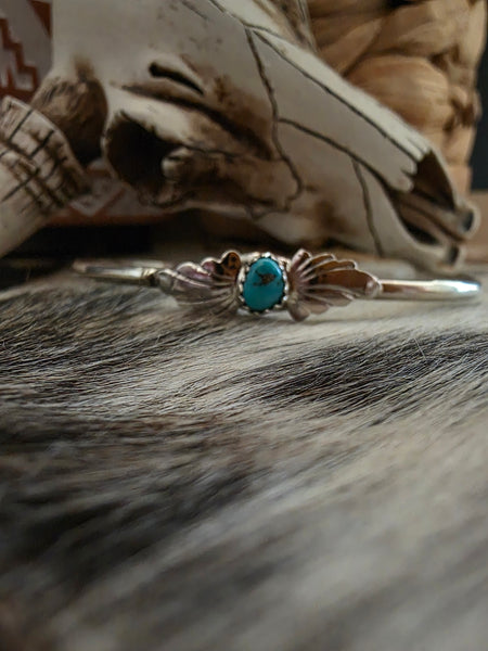 JEANETTE YAZZIE LEAF BRACELET WITH LITTLE TURQUOISE NUGGET
