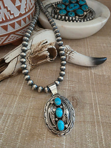 BETTY BEGAYE THREE TURQUOISE STONE OVAL PENDANT