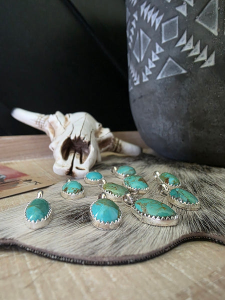 DOROTHY YAZZIE EMERALD VALLEY TURQUOISE PENDANT