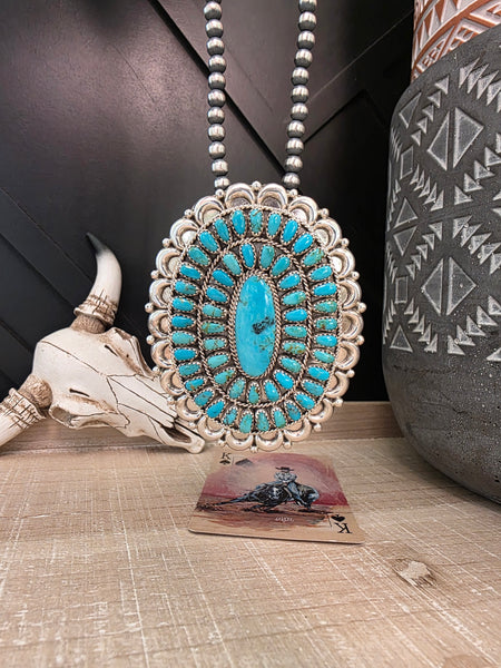 JUSPERT WILSON XL OVAL PENDANT PIN