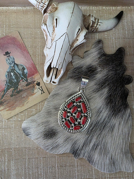 CHESTER CHARLEY CORAL STONE CLUSTER PENDANT