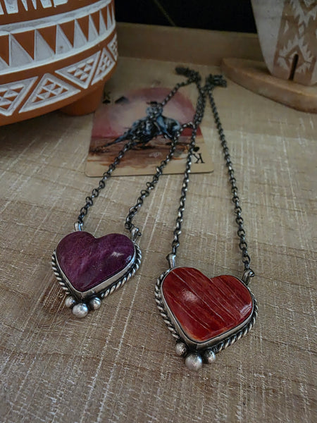 CHASSITY BELONE SPINY OYSTER STONE HEART NECKLACE