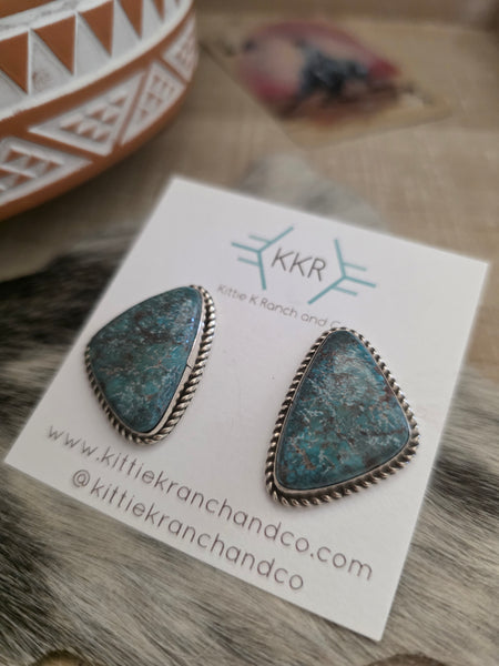 PUNCHY TURQUOISE STUD EARRINGS