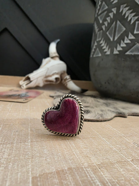 PURPLE SPINY OYSTER STONE HEART RING