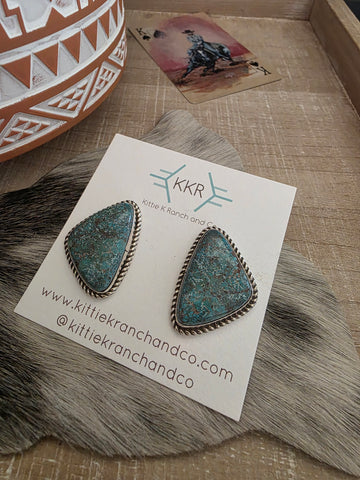 PUNCHY TURQUOISE STUD EARRINGS