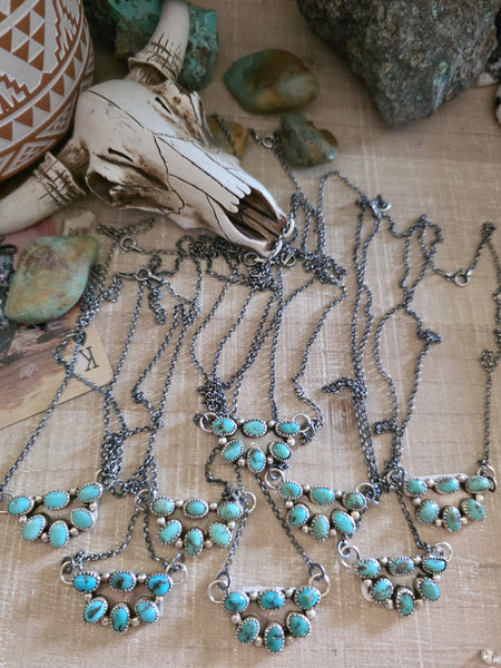 MAXINE RAMIREZ KINGMAN TURQUOISE LITTLE CLUSTER NECKLACE