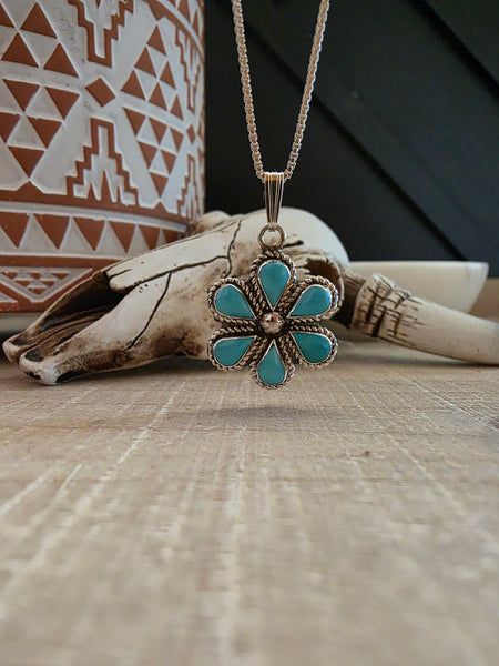 GINA DOSEDO FLOWER PENDANT