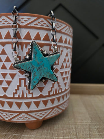 DONOVAN SKEETS KINGMAN TURQUOISE LARGE STAR NECKLACE