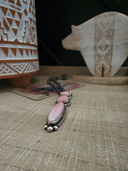 FREDA MARTINEZ PINK CONCH SHELL NECKLACE